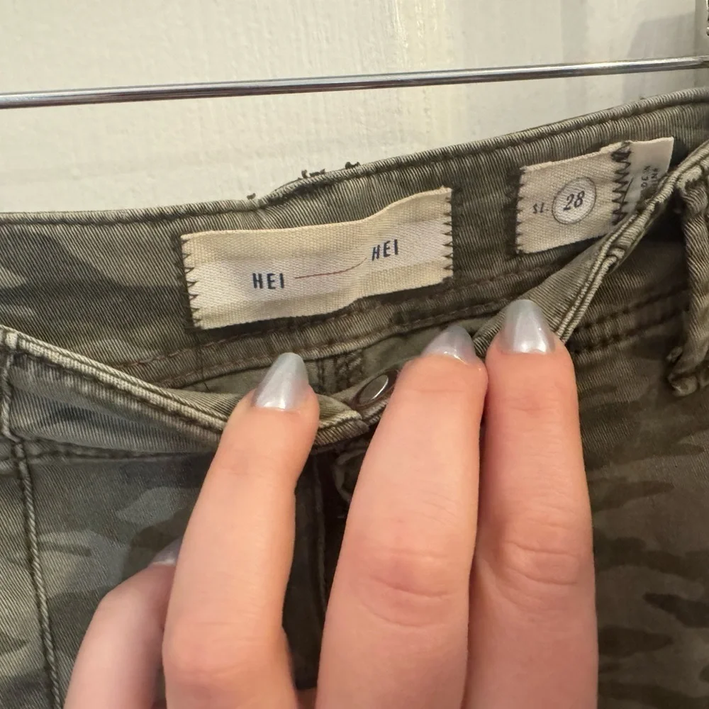 Anthropology Hei Hei Camouflage Cargo Jeans, size 28